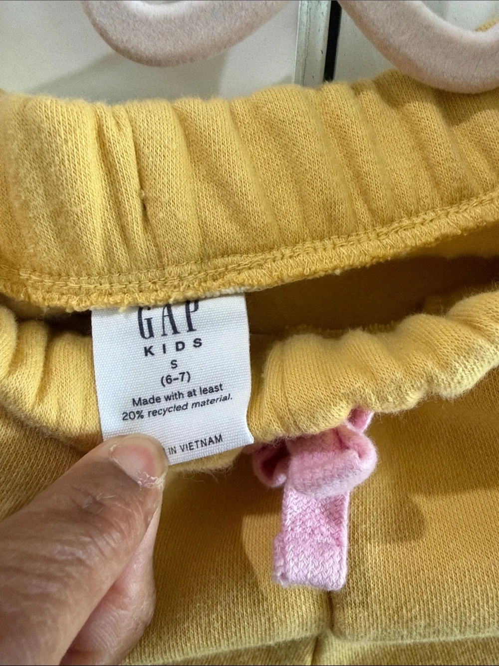 GAP Kids SzS (6-7) Yellow Fleece Joggers with Pink Drawcord